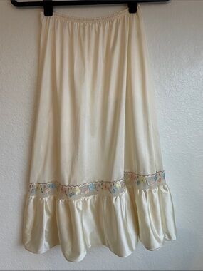 Vanity Fair Cream Tiered Midi Slip Skirt with Pastel Floral Trim • Small